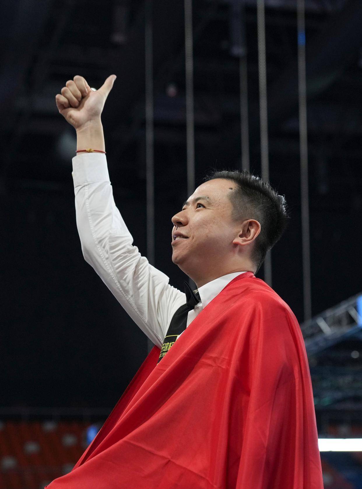 马克・罗宾逊被解雇后 墨尔本传奇人物受关注.